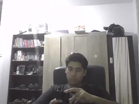 Snapshot of estudiante69 chatting on March 3, 1:17 am estudiante69 online show from March 3, 1:17 am