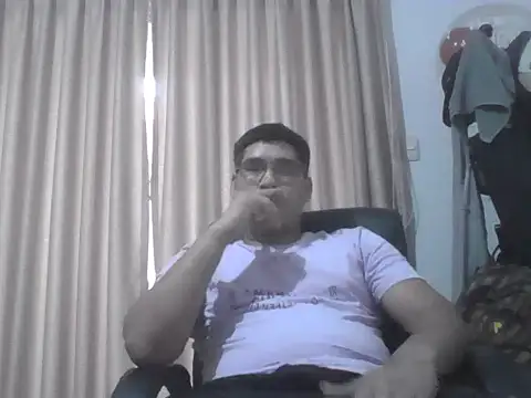Snapshot of estudiante69 chatting on October 13, 10:54 pm estudiante69 online show from October 13, 10:54 pm