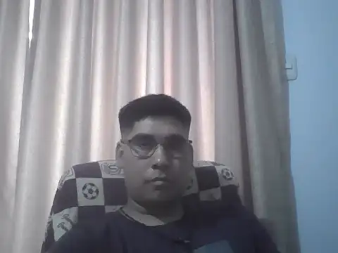 Snapshot of estudiante69 chatting on December 3, 10:53 pm estudiante69 online show from December 3, 10:53 pm