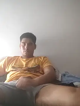 Snapshot of estudiante69 chatting on December 31, 4:38 am estudiante69 online show from December 31, 4:38 am