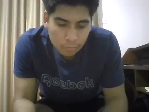 Snapshot of estudiante69 chatting on December 10, 1:32 am estudiante69 online show from December 10, 1:32 am