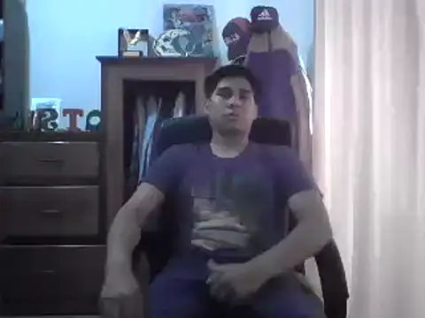 Snapshot of estudiante69 chatting on December 5, 10:39 pm estudiante69 online show from December 5, 10:39 pm