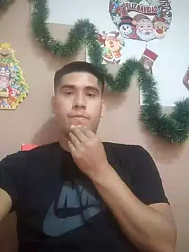 Snapshot of estudiante69 chatting on December 18, 5:00 pm estudiante69 online show from December 18, 5:00 pm