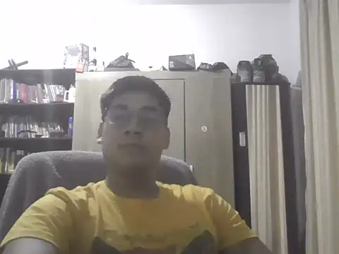 Snapshot of estudiante69 chatting on February 18, 11:12 pm estudiante69 online show from February 18, 11:12 pm
