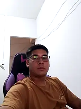 Snapshot of estudiante69 chatting on February 13, 2:50 pm estudiante69 online show from February 13, 2:50 pm