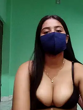 Snapshot of lovely-tanu chatting on December 24, 8:33 am lovely-tanu online show from December 24, 8:33 am