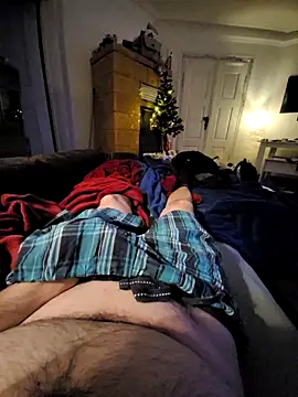 Snapshot of DickDRP93 chatting on December 1, 6:24 pm DickDRP93 online show from December 1, 6:24 pm
