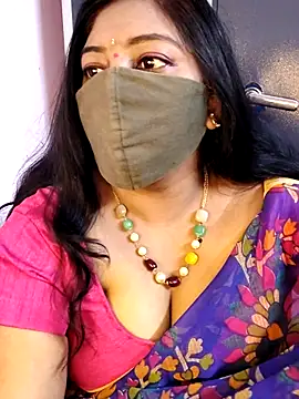 RomeoJuliet345 online show from February 6, 10:11 am