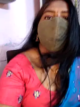 RomeoJuliet345 online show from April 20, 4:52 pm