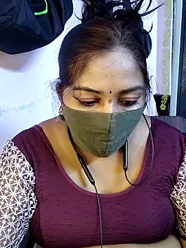 RomeoJuliet345 online show from March 14, 6:03 pm