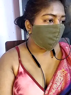 RomeoJuliet345 online show from April 17, 4:54 pm