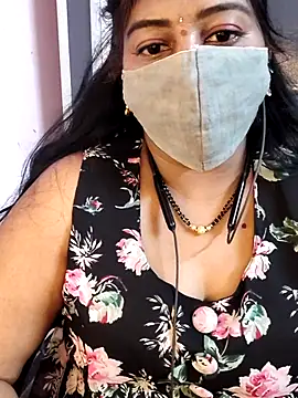 RomeoJuliet345 online show from March 4, 5:53 pm