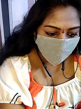 RomeoJuliet345 online show from May 18, 5:51 pm