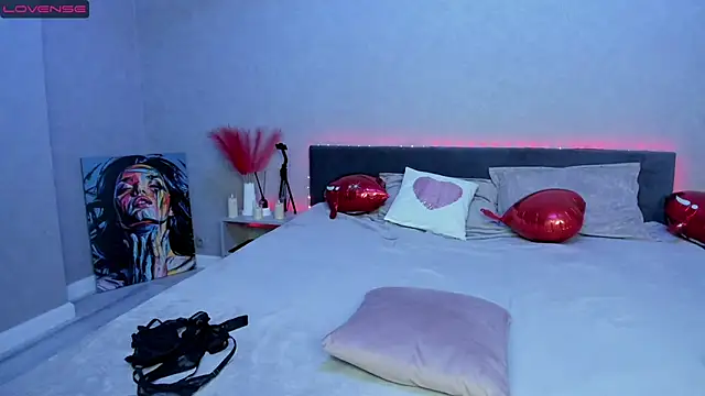 Snapshot of BritneyLix chatting on March 8, 5:54 pm BritneyLix online show from March 8, 5:54 pm
