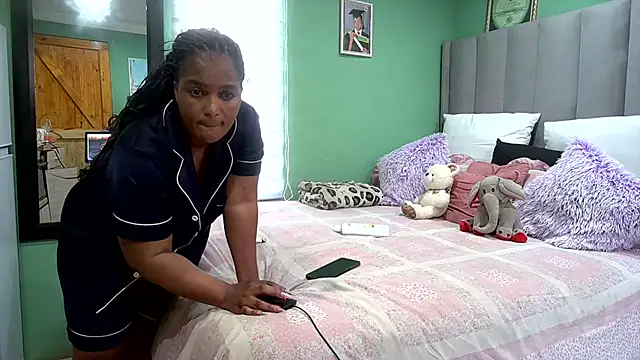 SexyEbony37X online show from April 23, 12:29 pm