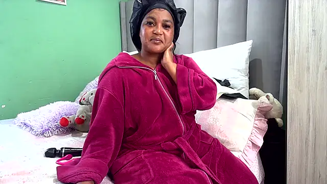 SexyEbony37X online show from May 26, 6:44 am
