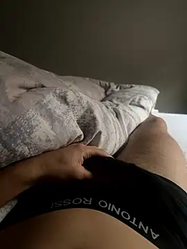 TheRealN1D online show from December 6, 12:00 pm