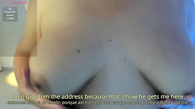 Snapshot of Sienna_Jones chatting on December 23, 3:33 pm Sienna Jones online show from December 23, 3:33 pm