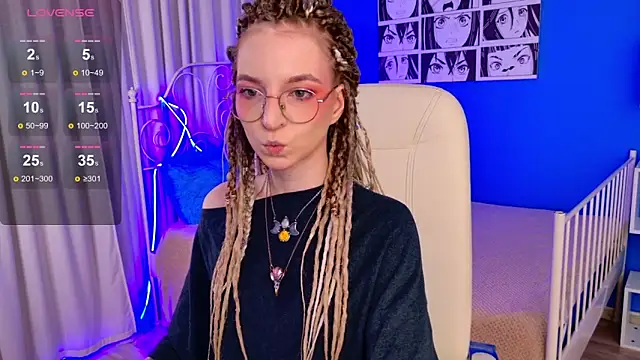 Snapshot of VioletShine chatting on November 15, 11:25 am VioletShine online show from November 15, 11:25 am