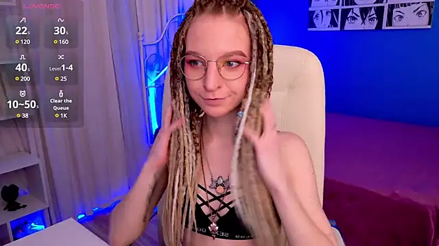 Snapshot of VioletShine chatting on February 27, 3:37 pm VioletShine online show from February 27, 3:37 pm