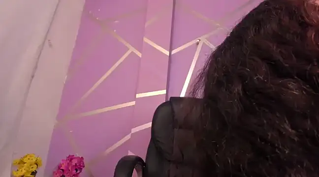 Queenjenn   online show from February 15, 11:58 pm