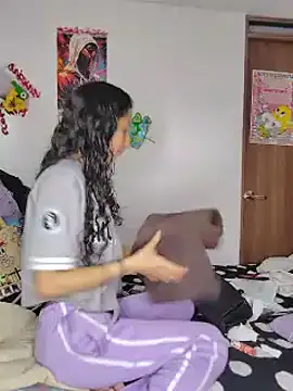 Queenjenn   online show from May 29, 7:42 pm