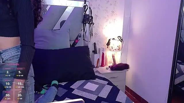 Queenjenn   online show from February 25, 6:35 am