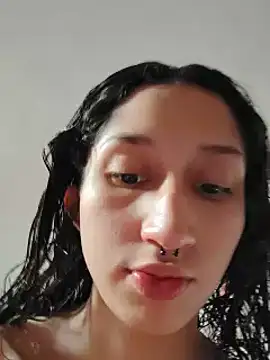 Queenjenn   online show from June 24, 8:39 pm