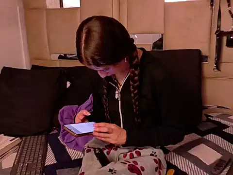 Queenjenn   online show from March 9, 12:47 am