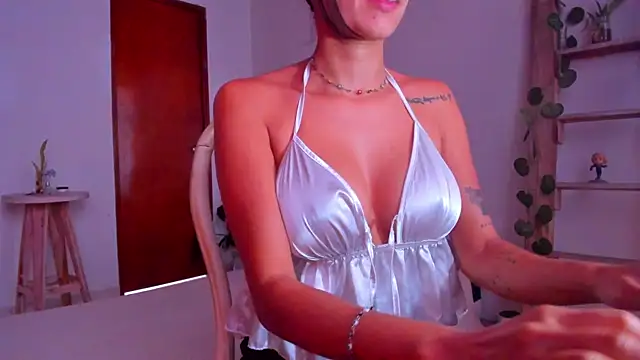 emillyhills online show from February 6, 2:57 pm