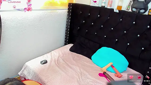 SarayMoorex  online show from March 12, 3:40 pm