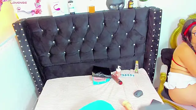 SarayMoorex  online show from March 11, 8:09 pm