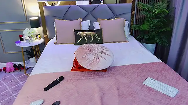 AvaCristal online show from February 8, 9:12 pm