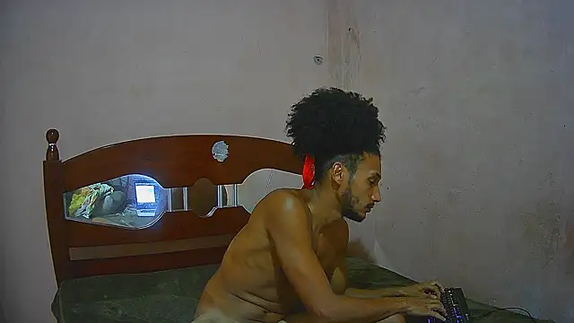 SkinnyLatinMan online show from December 3, 11:07 am