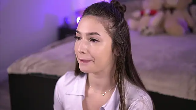 VixenAmour online show from October 27, 4:24 am