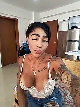 Snapshot of Alison_fitness chatting on February 25, 8:42 pm Alison fitness online show from February 25, 8:42 pm