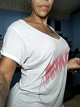 Snapshot of Alison_fitness chatting on October 11, 10:16 am Alison fitness online show from October 11, 10:16 am
