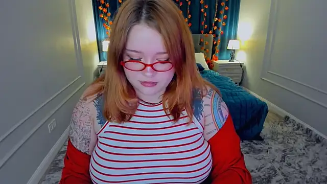 MoonLghte online show from November 14, 8:12 pm