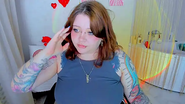 MoonLghte online show from February 13, 3:39 am