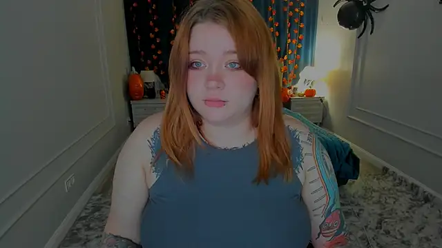 MoonLghte online show from October 29, 7:35 pm