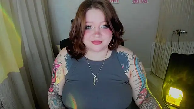 MoonLghte online show from February 28, 7:35 pm