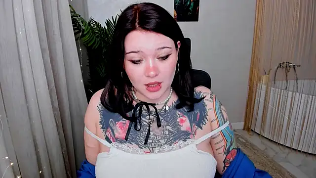 MoonLghte online show from March 18, 12:39 pm