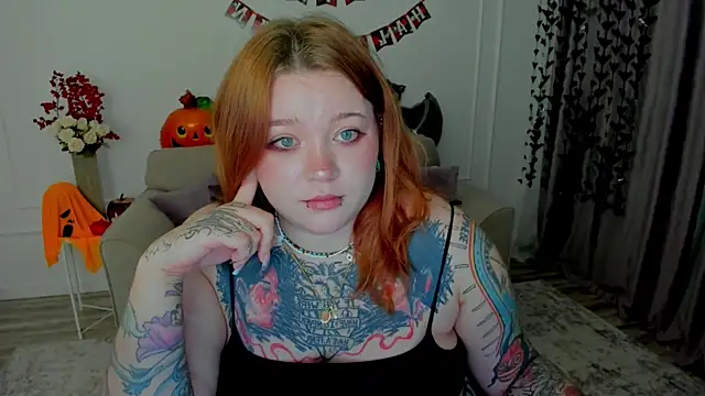 MoonLghte online show from October 21, 7:57 pm