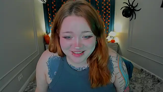 MoonLghte online show from October 26, 7:47 pm