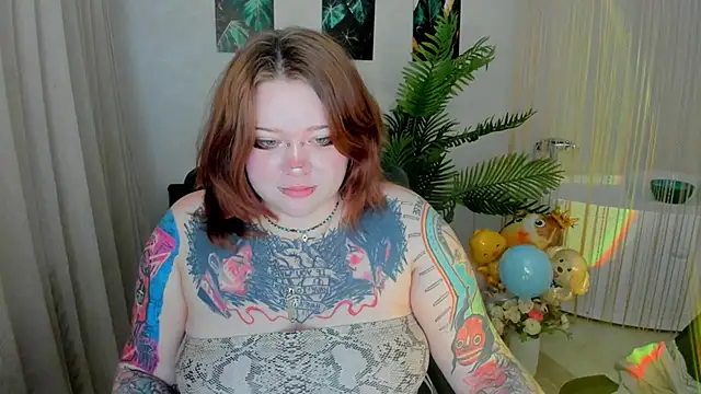 MoonLghte online show from April 23, 7:59 pm