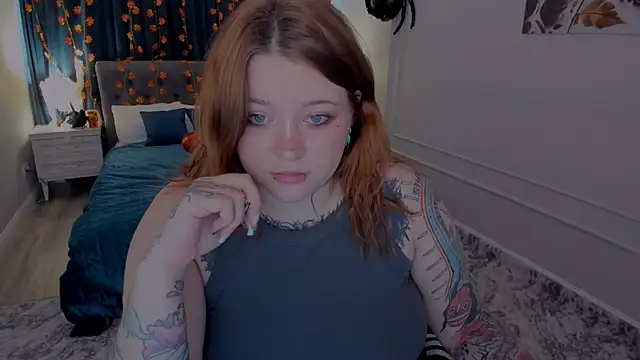 MoonLghte online show from October 15, 4:00 am