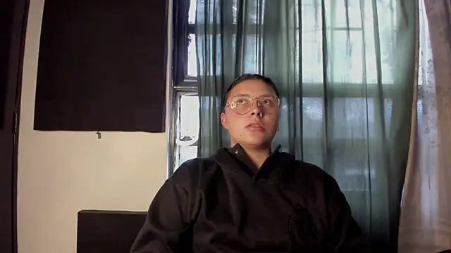 Noellesable online show from November 18, 5:16 pm