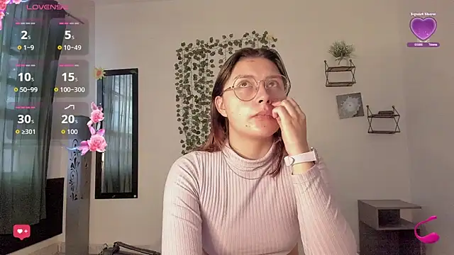 Noellesable online show from September 9, 5:22 pm