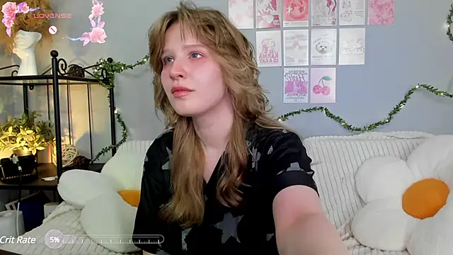 EvaStevs online show from March 21, 3:46 pm