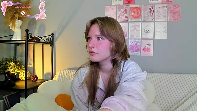 EvaStevs online show from March 16, 2:55 pm